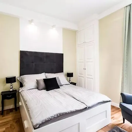 Ventura Ridge Apartment *