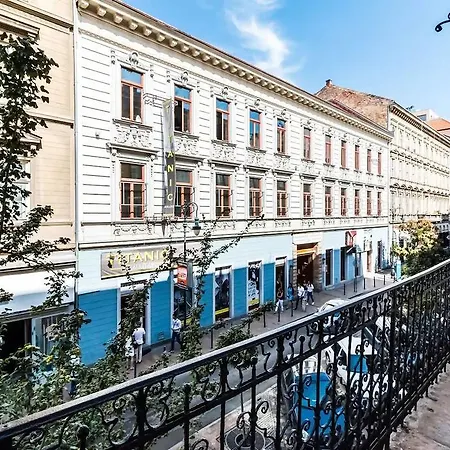 Ventura Ridge * Budapest